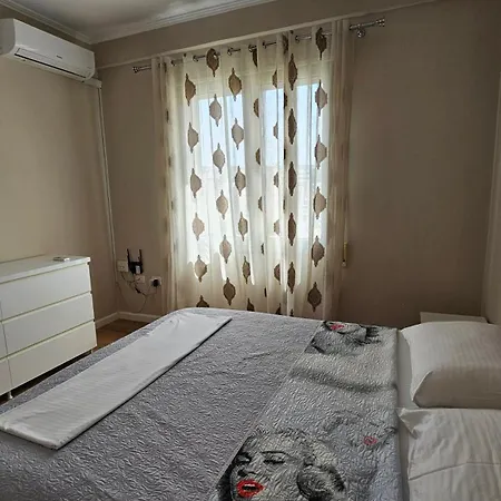 Renovated Close To Town Center And The *