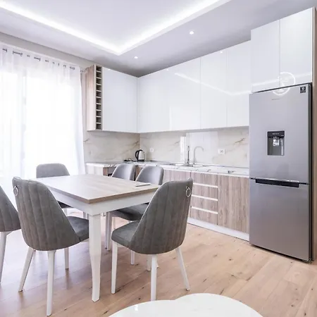 Διαμέρισμα Renovated Close To Town Center And The *