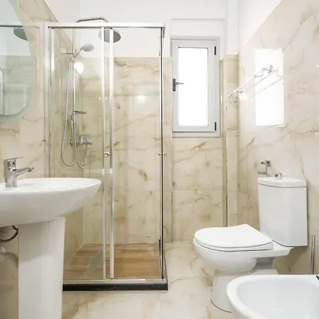 Apartment Renovated Close To Town Center And The