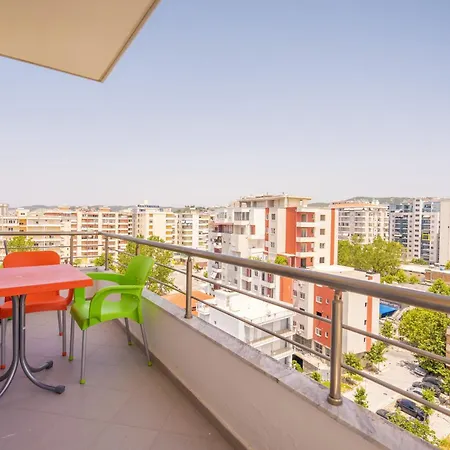 Renovated Close To Town Center And The