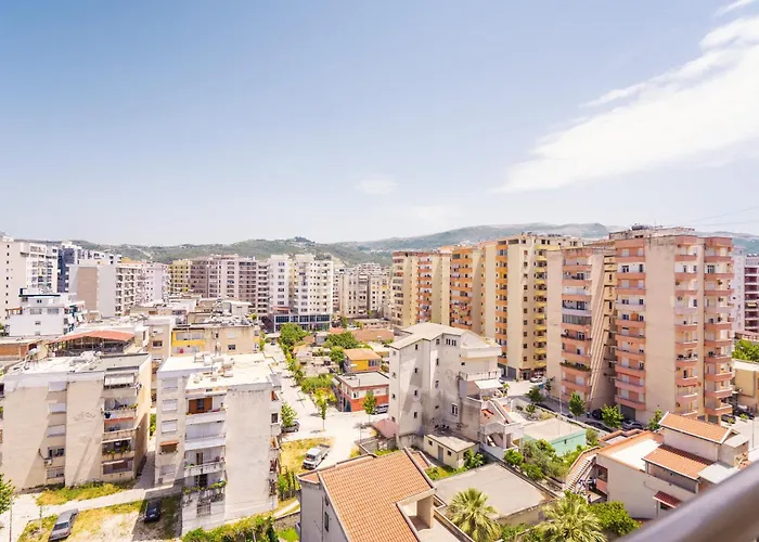 Renovated Close To Town Center And The * Vlorë